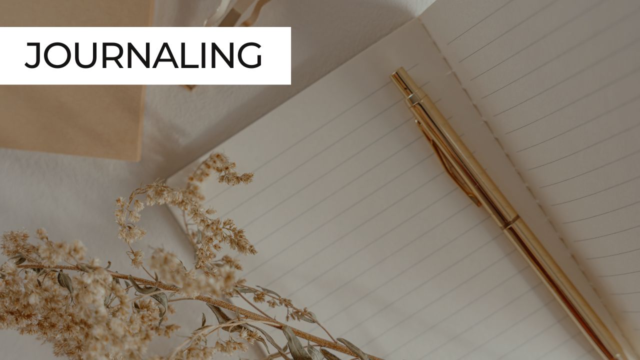 Illustration d'une séance de journaling pour accompagner la pratique de yoga.