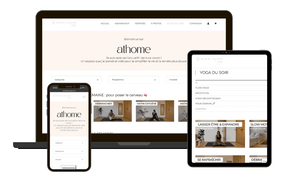 Mockup-ATHOME Mockup d'un ordinateur, tablette et téléphone affichant le studio de yoga en ligne ATHOME pour illustrer la page d'abonnement.