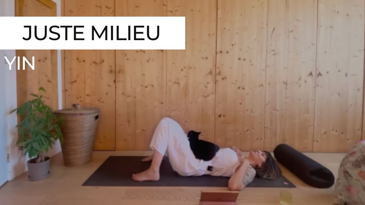 Posture de yin yoga au sol, calme et détente profonde