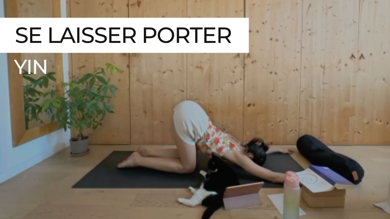 Marie en posture de yin yoga, vignette de la séance "Yin Se Laisser Porter"