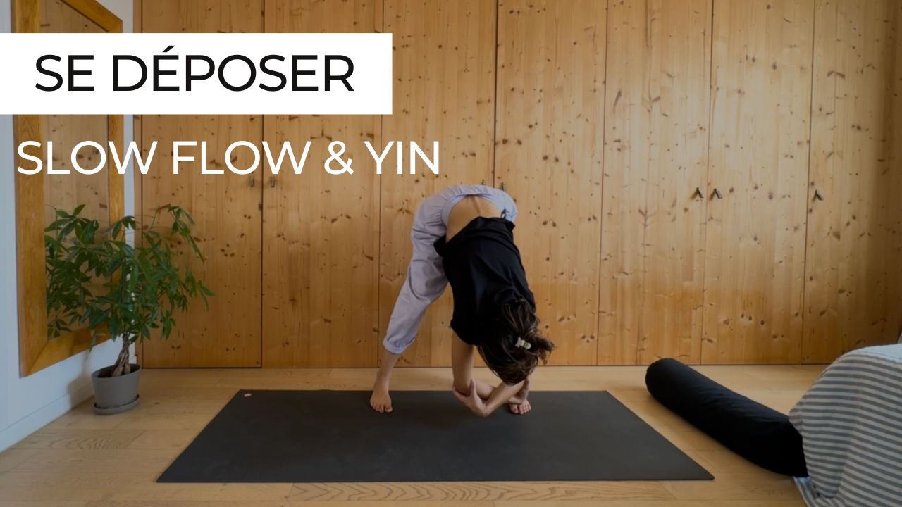 Marie en posture de yoga, vignette de la séance “Slow Flow et Yin – Se Déposer”