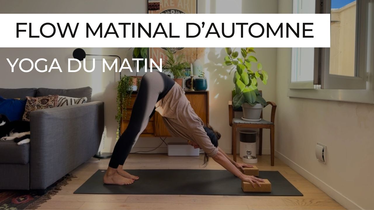 Marie en posture de yoga, vignette de la séance “Flow Matinal Automnal”
